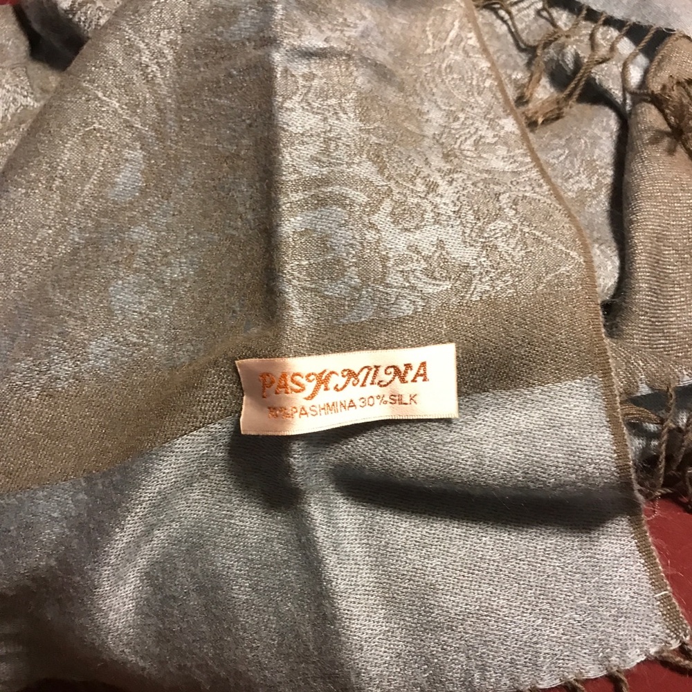 Pashmina wrap